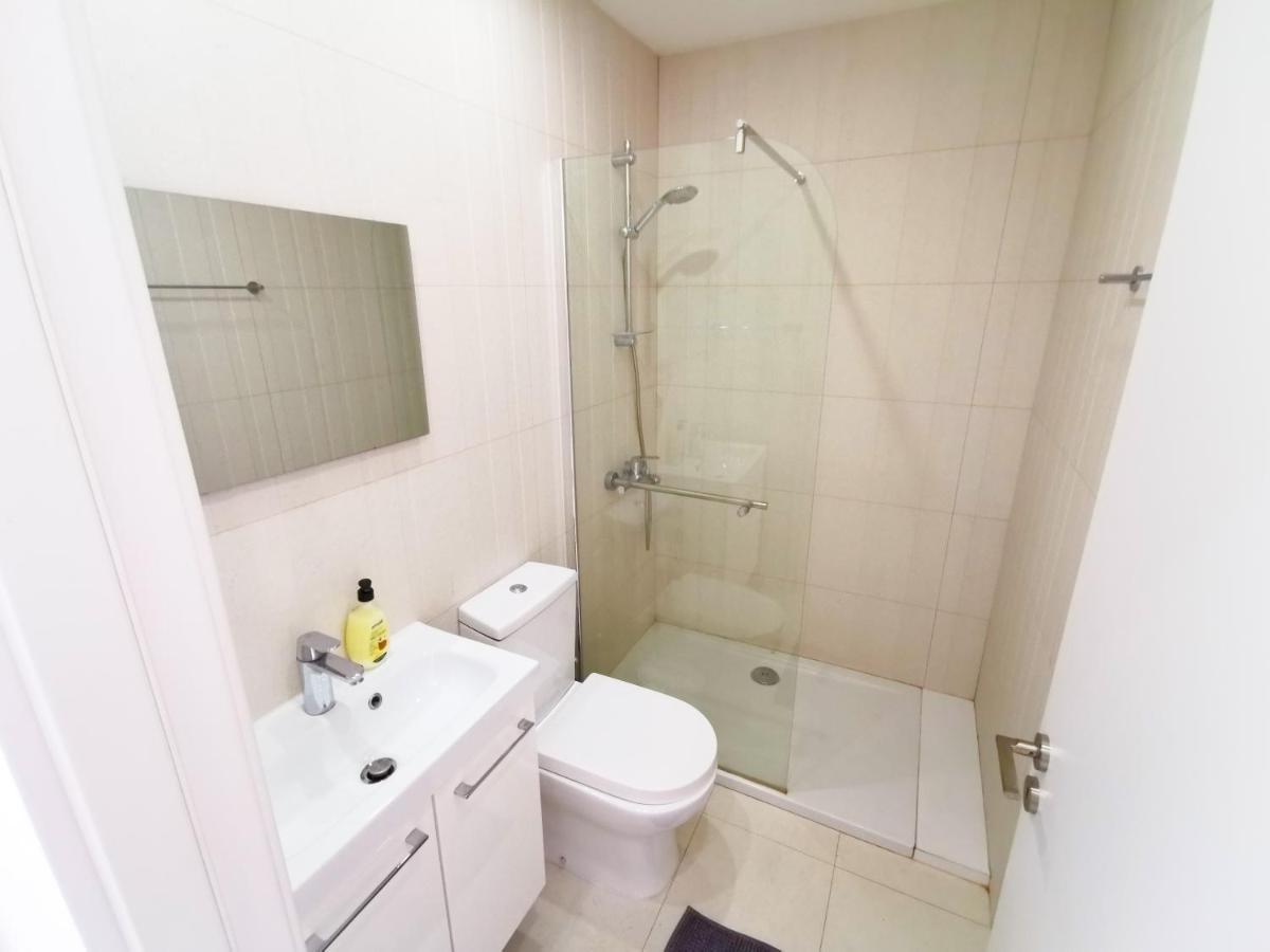 Sunny Daze Seaview Apartment Larnaca Bagian luar foto